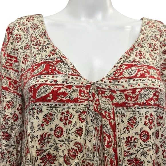 Chaser Red Off White Floral Deep V Boho Top Size M - Picture 4 of 8